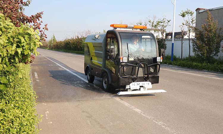 百易环保高压清洗車(chē)日常的保养步骤