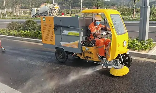 三轮高压清洗車(chē)环卫道路清洁综合作业