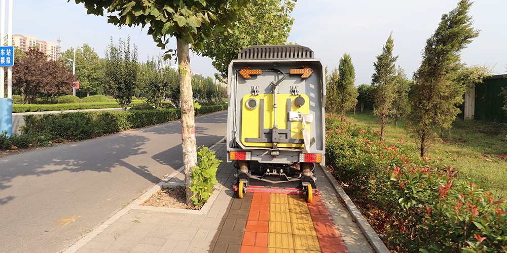 道路污染清除車(chē)_道路深度清洁車(chē)_纯電(diàn)动深度清洁車(chē)_深度清洁車(chē)