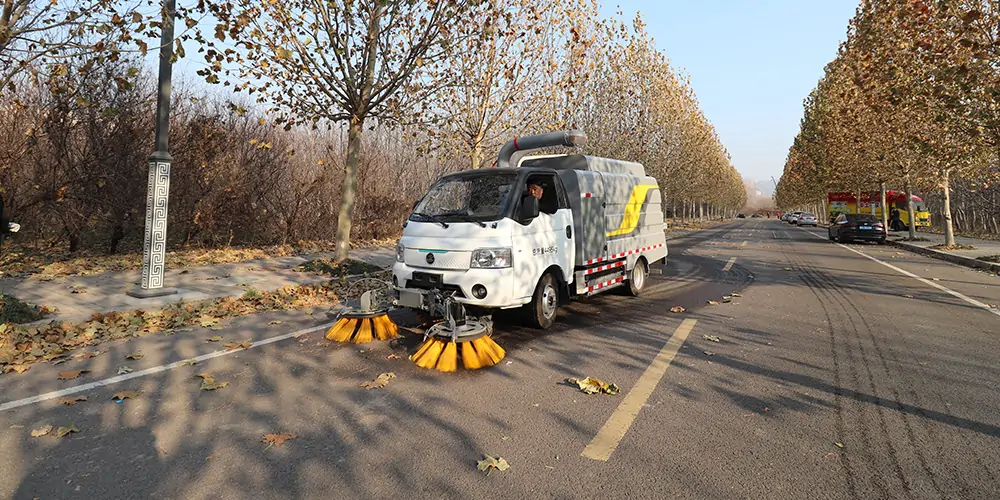 吸树叶的机器 新(xīn)型树叶收集車(chē) 電(diàn)动树叶专用(yòng)收集車(chē) 树叶收集一體(tǐ)車(chē) 吸入式树叶收集車(chē) 破碎树叶收集車(chē)