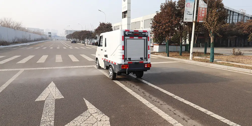 市政高压冲洗車(chē),電(diàn)动四轮高压冲洗車(chē),高压冲洗車(chē)清洗車(chē),路面污渍高压冲洗車(chē),环卫高压小(xiǎo)型冲洗車(chē)