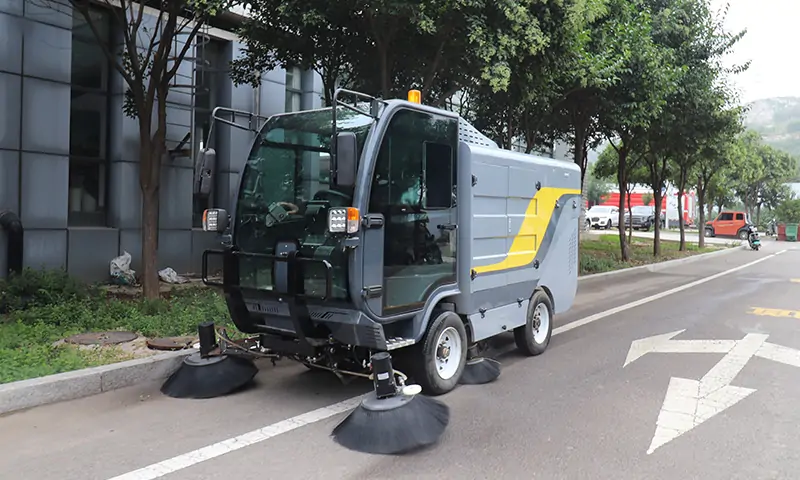 纯電(diàn)动清扫車(chē)：未来道路清洁的绿色利器